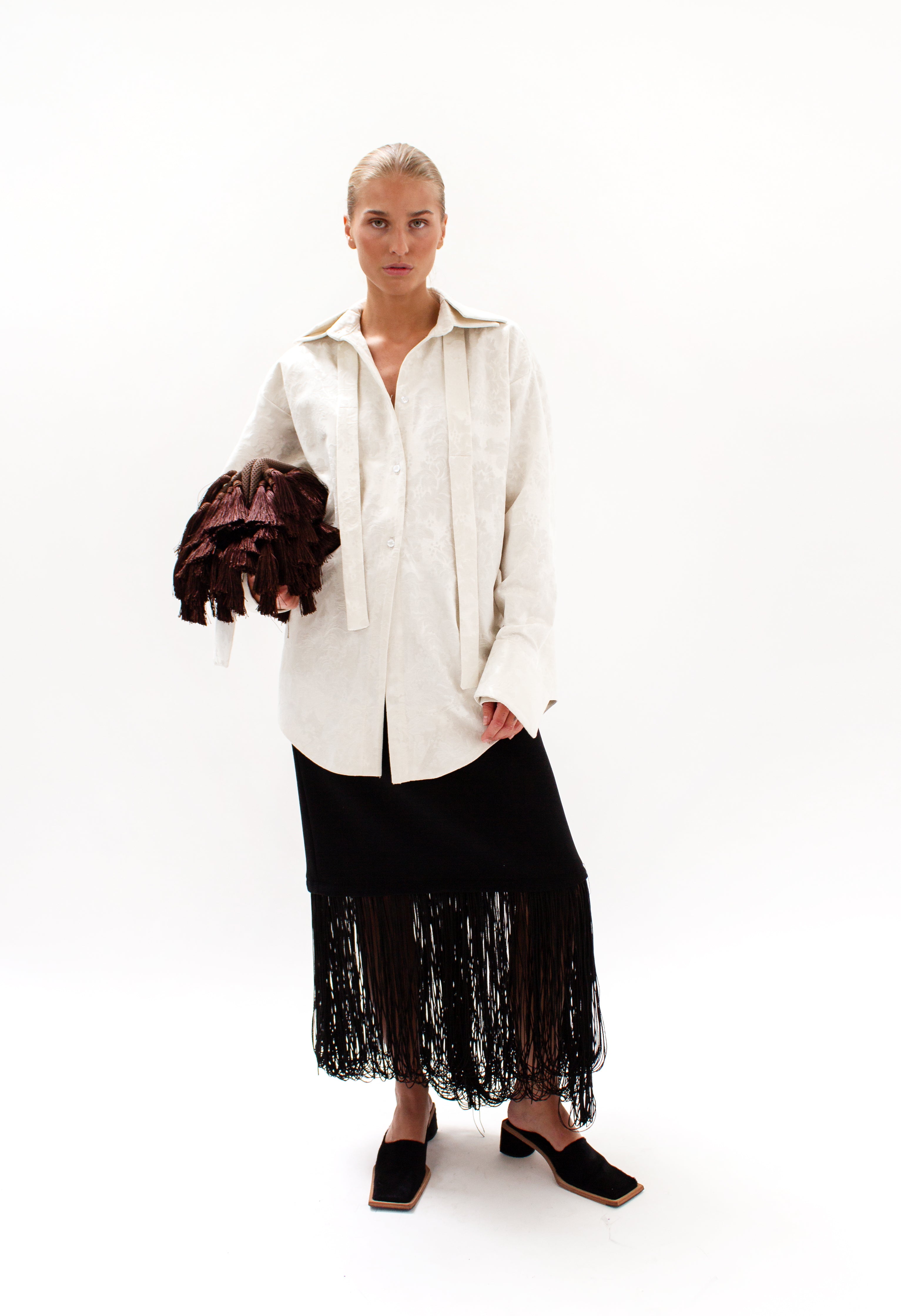 Fringe hem skirt black