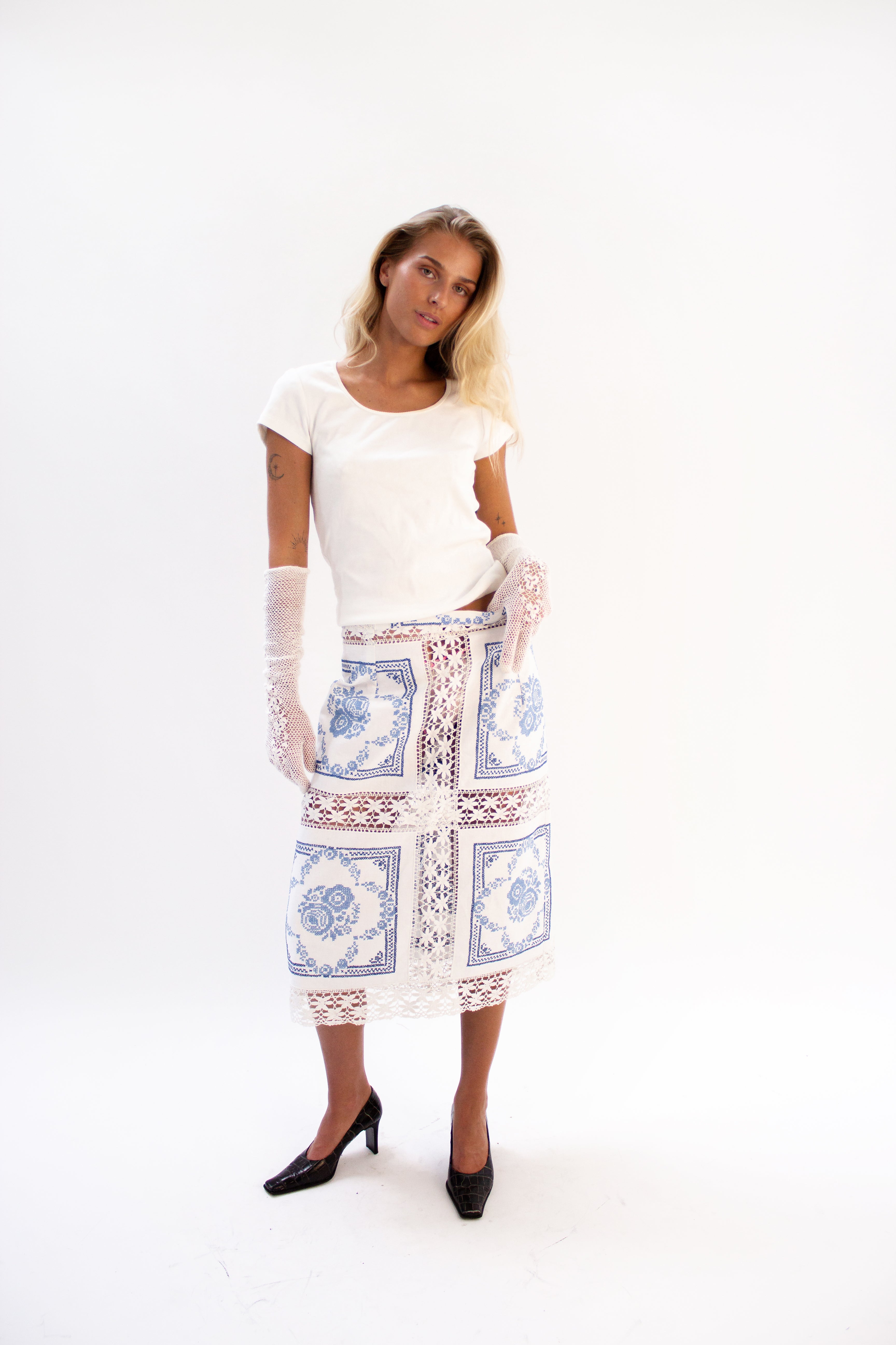 Blue embroidery skirt