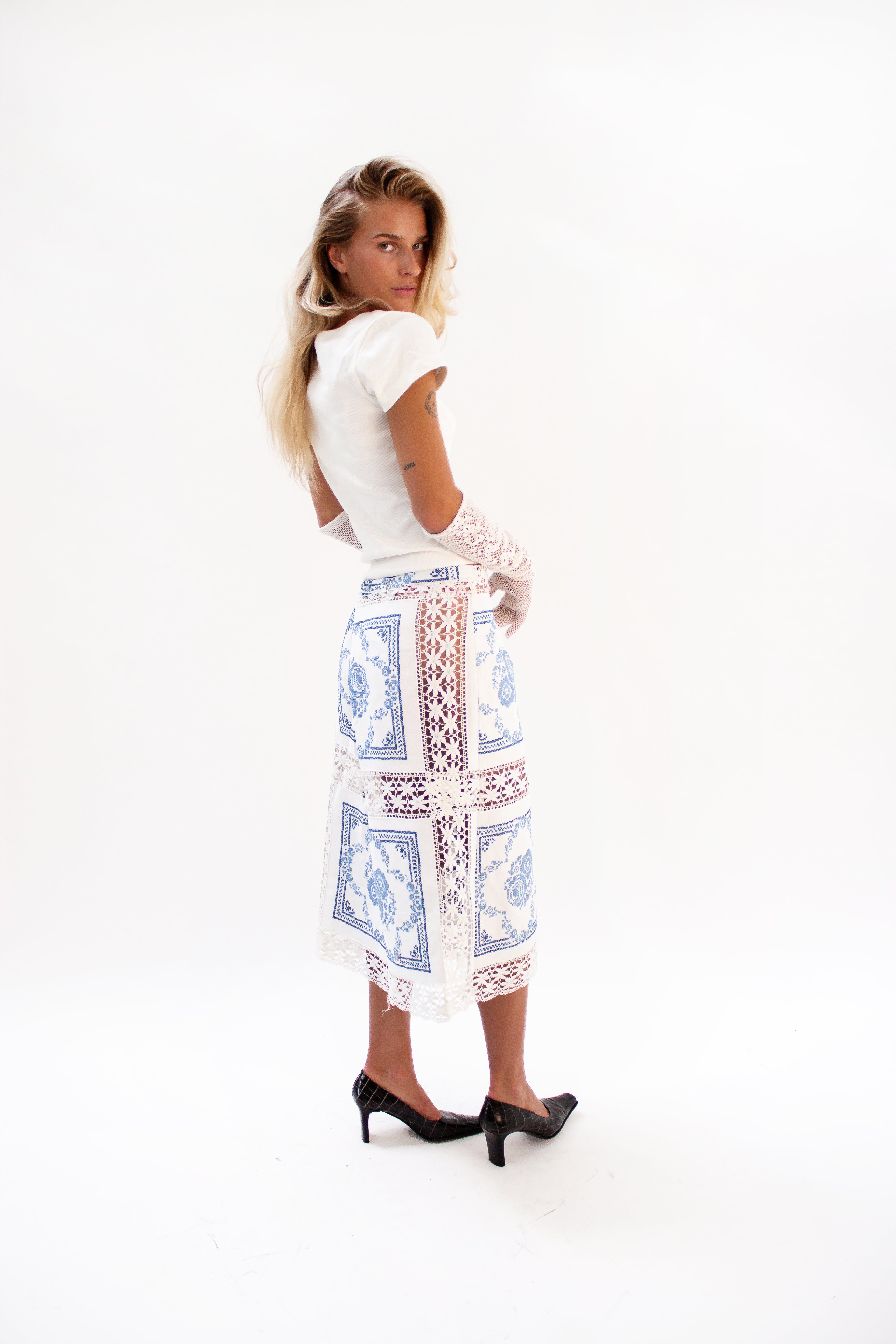 Blue embroidery skirt